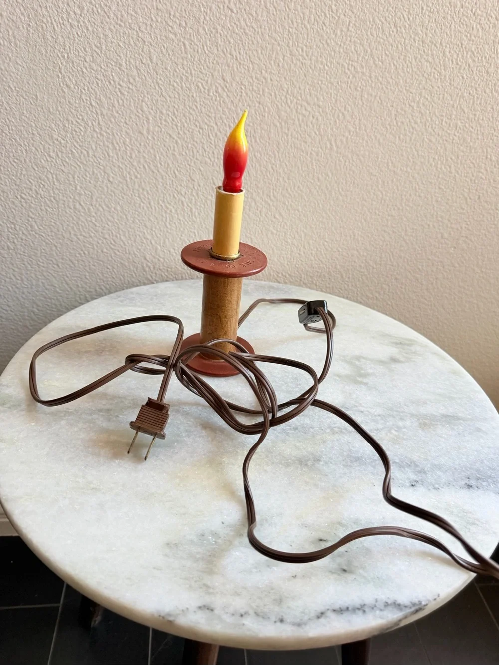 Wood Spool Electric Candle Lamp with Red-Yellow Flame